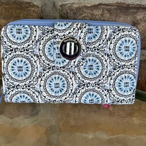 VERA BRADLEY

Mini Sketched Medallion RFID Turnlock Wallet in Cotton/NWT